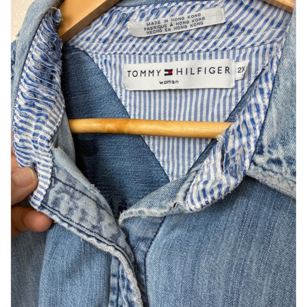 Tommy Hilfiger Womens 2X Denim Button Down Shirt Light Wash Blue Long Sleeve - Picture 6 of 16